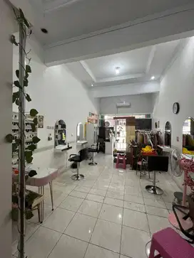 Capster Salon Wanita