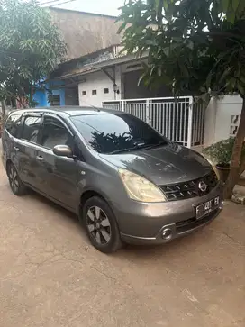 Nissan Grand livina 2010 Bensin