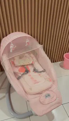 COCOLATTE SNUGGLI BABY SWING