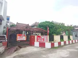 Rumah Tua di Perum Lembah Hijau Residence Larangan Tangerang
