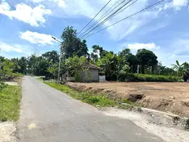 Tepi Jalan Aspal Lebar, Tanah Dekat Jl Palagan