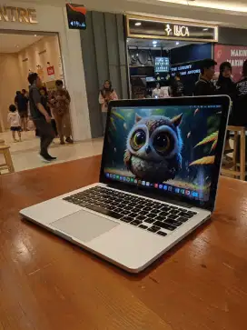 Macbook pro retina 13 inch 2015 i5 8/128GB