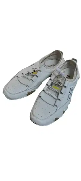 Sepatu Casual Slip On