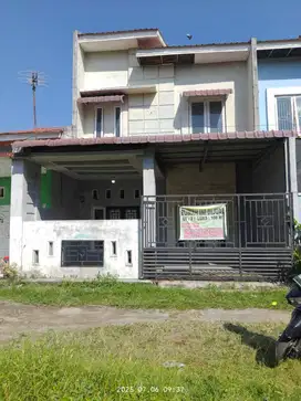 Dijual cepat, rumah 2 Lantai, belakang RS Latersia
