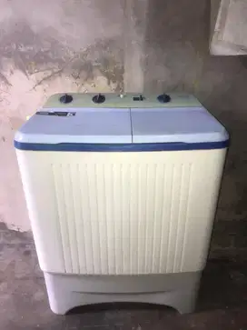 Mesin cuci polytron