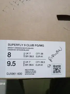 Sepatu bola Nike