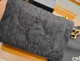 Preloved tas Chanel denim