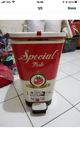 Tempat sampah ukuran sedang
