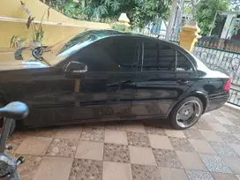 Mercedes-Benz E200K 2009 Bensin