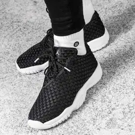 SEPATU BASKET SNEAKERS JORDAN FUTURE LOW  RUNNING