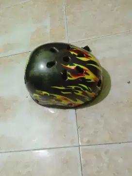 Helm sepeda lipat