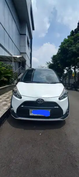 Sienta tipe v manual 2017 (putih)