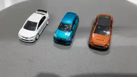 3 mobil tomica.