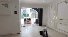 Ruko 3 Lantai Metro Indah Mall dekat Pintu Masuk