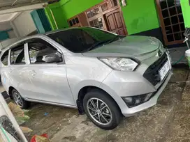 Daihatsu sigra tipe D