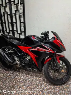 JUAL CEPAT Honda CBR 150R 2018