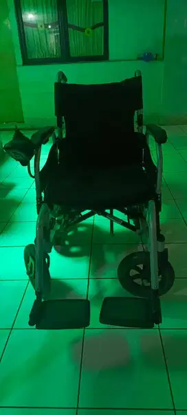 KURSI RODA ELECTRIK KONDISI NEWLIKE
