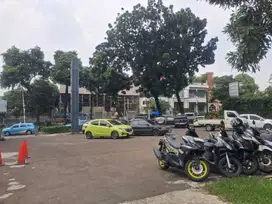 Di sewakan bangunan resto di Kemang raya Jakarta Selatan