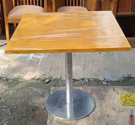 Meja serba guna