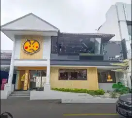 Jalan utama Pajajaran komersial