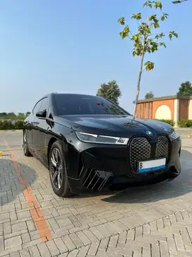 BMW iX 2023 xDrive40