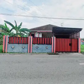 Rumah Luas Siap Huni Tengah Kota Solo