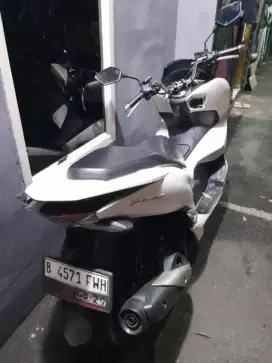 Dijual motor PCX tahun 2019 suratnya2 lengkap pajak hidup