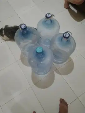 Di jual galon air