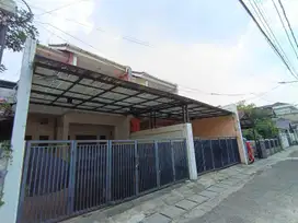 2 Rumah Gandeng di Jl KH Moh Naim II Cipete Kby Baru Jakarta Selatan