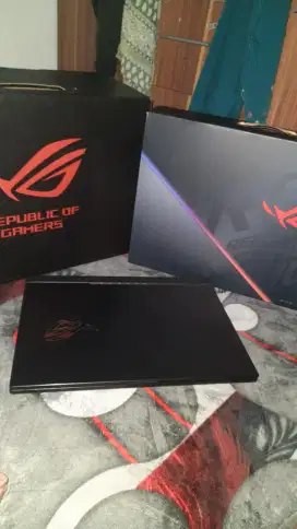Asus Rog strik Core i7 gen 9 ,SSD 512, ram 8 gtx 1650. Layar 17 in