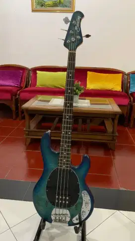 Gitar Bass Musicman Sterling Sub 4
