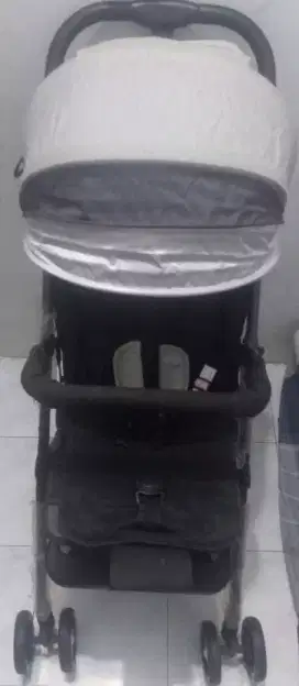 Stroller bayi, bisa di lipat