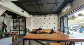 Di butuhkan kasir wanita untuk coffee and kitchen