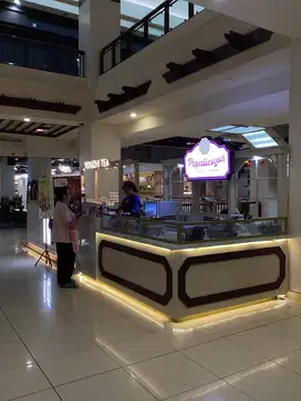 We are looking for Service crew (part time)