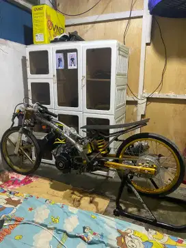 Montr balap di modifikasi sendiri