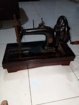 Di jual Mesin jahit singer antik th 1890 asli