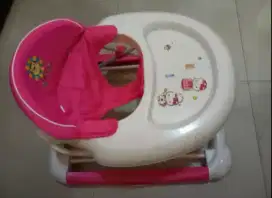 Baby walker bekas