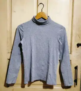 Uniqlo misty grey turttle neck top