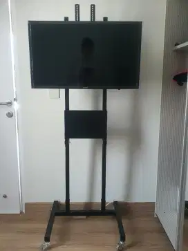 TV LED Samsung Smart 32 inch bisa utube netflix kondisi mulus gress