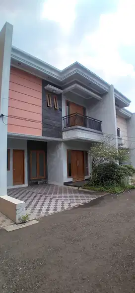 Rumah 2 Lantai dalam Cluster di Rempoa , Tangerang Selatan