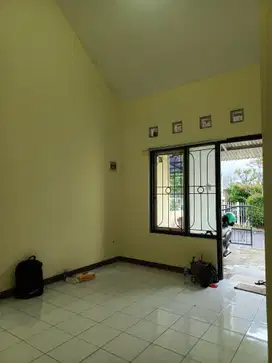 Disewakan Rumah Regency Melati Mas Serpong