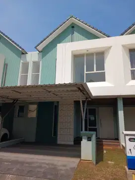 Disewakan rumah di cluster Catriona suvarna sutera dekat toll sekolah