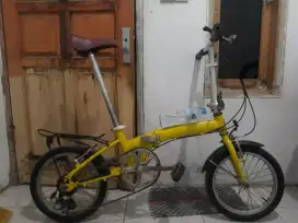 Sepeda lipat polygon b2w 16 inch alloy