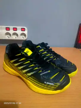 Sepatu Bulutangkis Yonex Tour Dominant 2 Hitam Kuning Size 40
