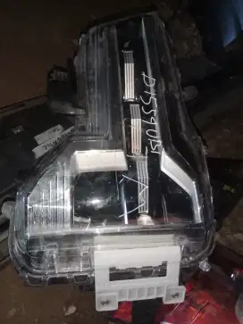 Lampu depan Xpander