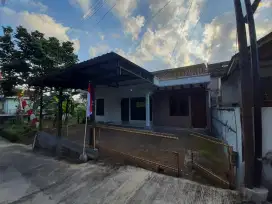 DIKONTRAKAN RUMAH BESAR NYAMAN TENANG DI KEMIRI SALATIGA