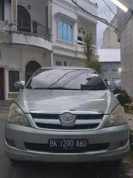 Toyota Kijang Innova 2005 Bensin