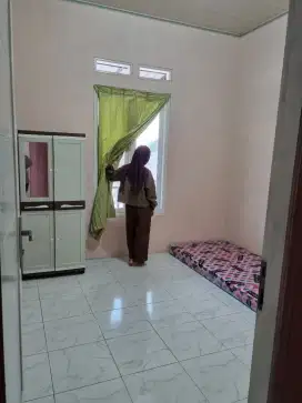 Menerima kost khusus wanita/karyawati