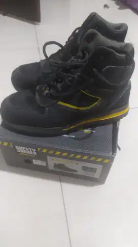 sepatu safety joger s3 size 41 preloved seperti baru