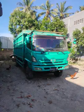 Hino lohan 210 ps 2005